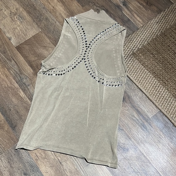 Cache Top - Picture 3 of 4